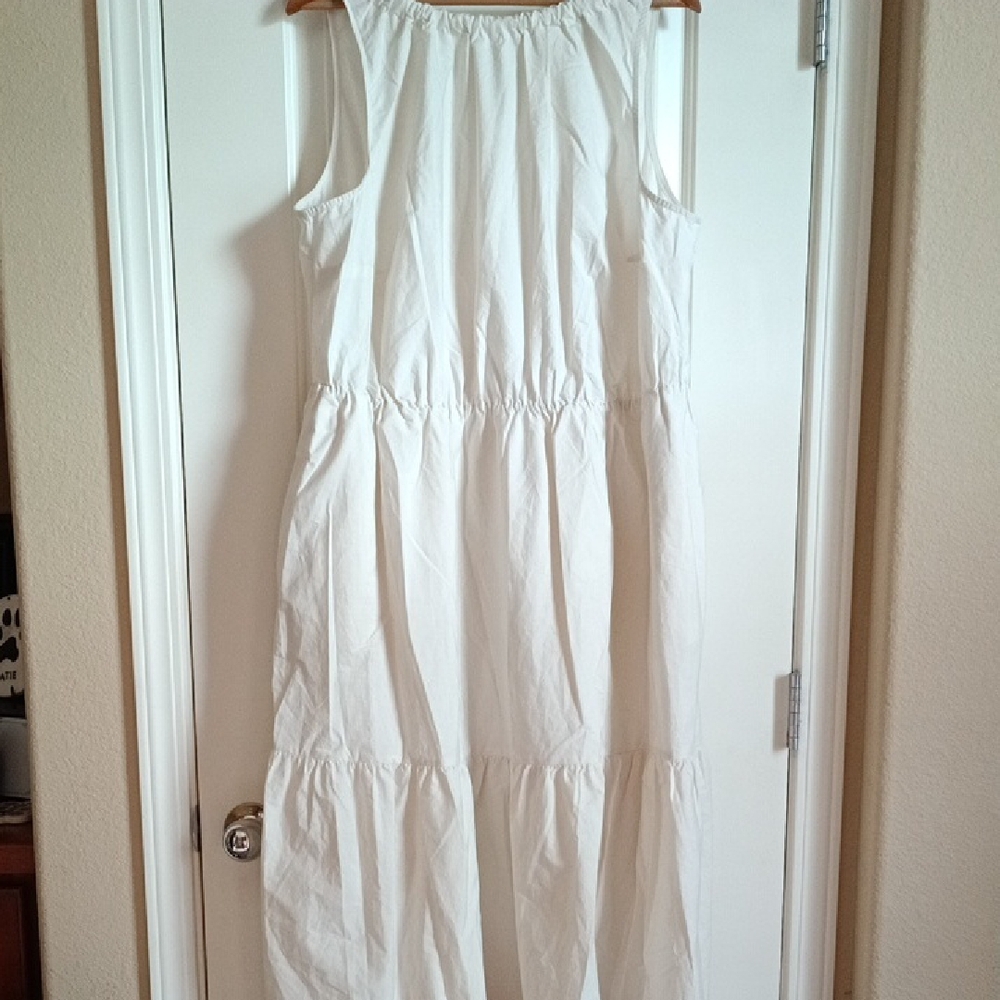 Ava & Viv White Sleeveless Tiered Maxi Sundress